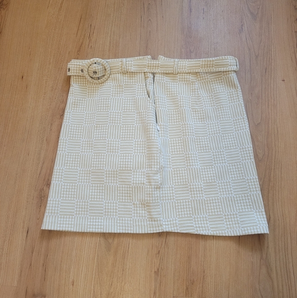 Emory Park mini skirt - beige, plaid, belted - Picture 4 of 7